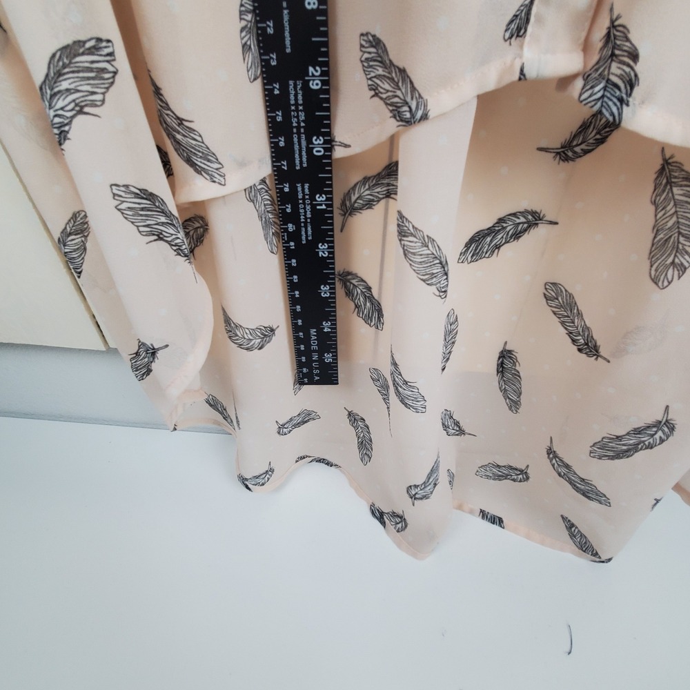 Torrid Tunic Top Womens 1 Pink Excellent Feather Print High Low Roll Tab Chiffon - Picture 6 of 8